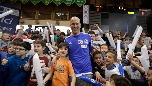 Về quê nhà, Zidane chơi bóng như 'hồi xuân' - Bóng Đá