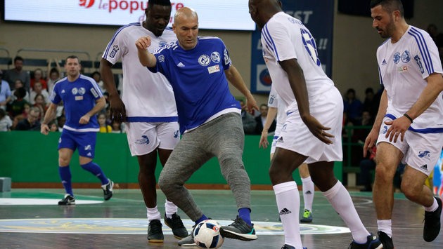 Về quê nhà, Zidane chơi bóng như 'hồi xuân' - Bóng Đá