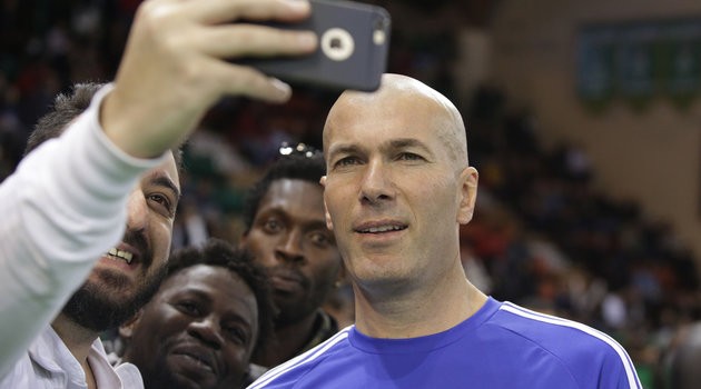 Về quê nhà, Zidane chơi bóng như 'hồi xuân' - Bóng Đá