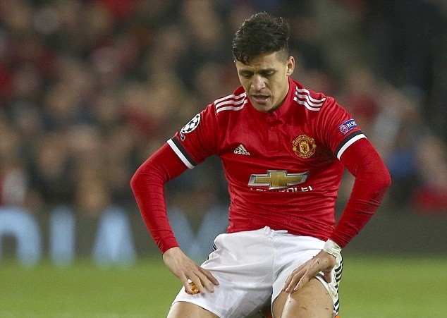 Sanchez ủ rũ, tệ hại trước Sevilla: Đẳng cấp là thứ xa xỉ? - Bóng Đá