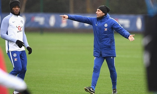 Cầu thủ Chelsea liên tục bắn phá, chờ hạ gục Arsenal - Bóng Đá
