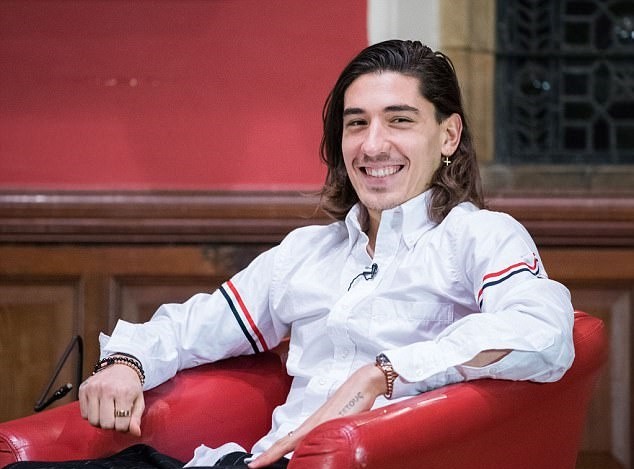 Hector Bellerin hóa quý tộc diễn thuyết tại Oxford - Bóng Đá