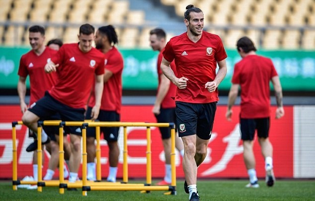 Giggs tập luyện xứ Wales - Bóng Đá