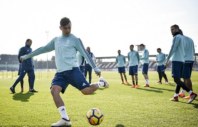 Petr Cech đạt cột mốc vĩ đại, không ai sánh bằng - Bóng Đá