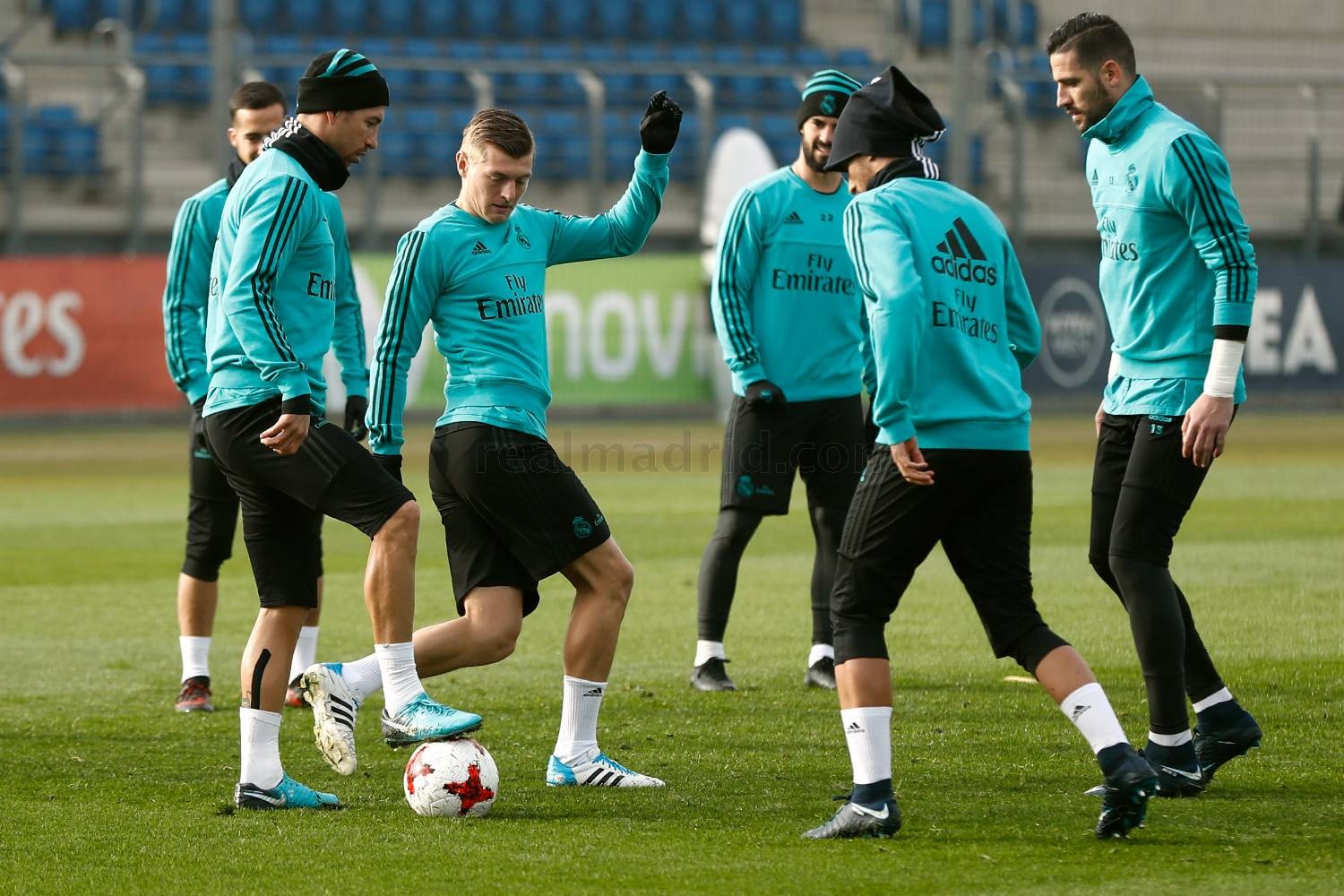 Ronaldo cật lực tập luyện, chờ khai hỏa đầu năm - Bóng Đá