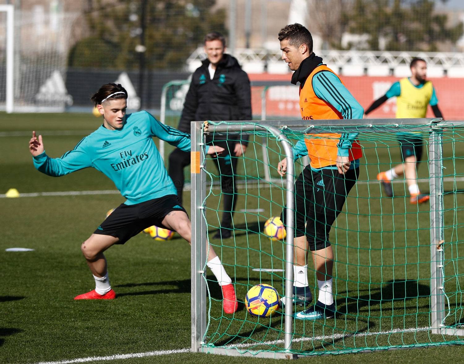 Lập cú đúp, Ronaldo hưng phấn trên sân tập Real Madrid - Bóng Đá