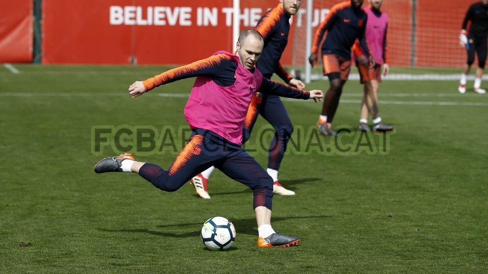 ẢNH TẬP BARCELONA - Bóng Đá