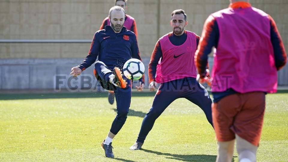 Messi và đồng đội tiếp tục hành trình tìm kiếm cú ăn ba - Bóng Đá