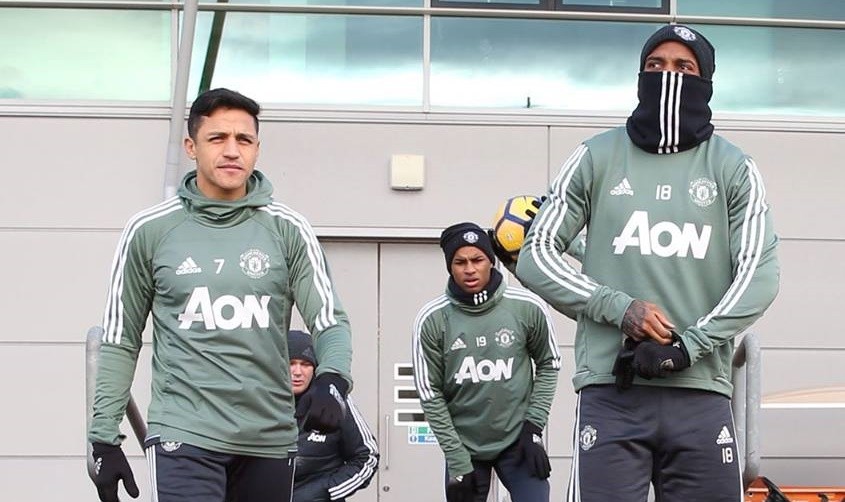 Lingard khiến Sanchez cười nắc nẻ trước đại chiến Tottenham - Bóng Đá