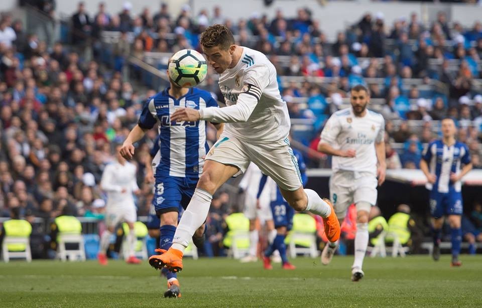 Cận cảnh nghĩa cử cao đẹp của Ronaldo - Bóng Đá
