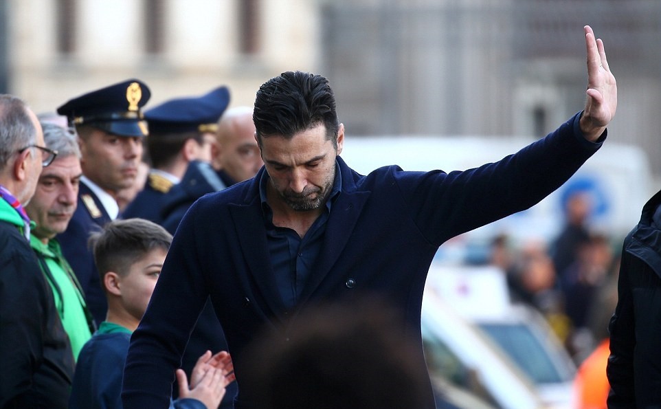 Juventus cùng cả nước Ý khóc thương cho Astori - Bóng Đá