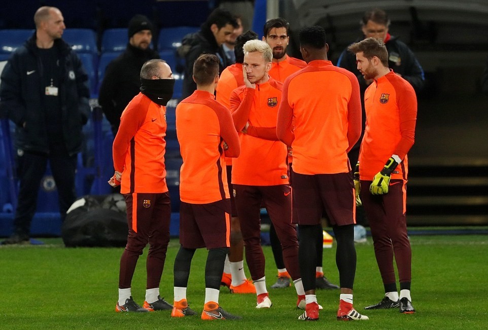 Barcelona tập luyện - Bóng Đá