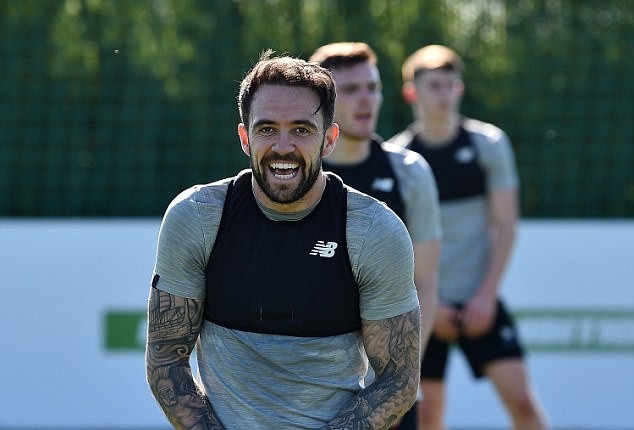 Chán bóng đá, cả đội Liverpool chuyển sang đua xe đạp - Bóng Đá