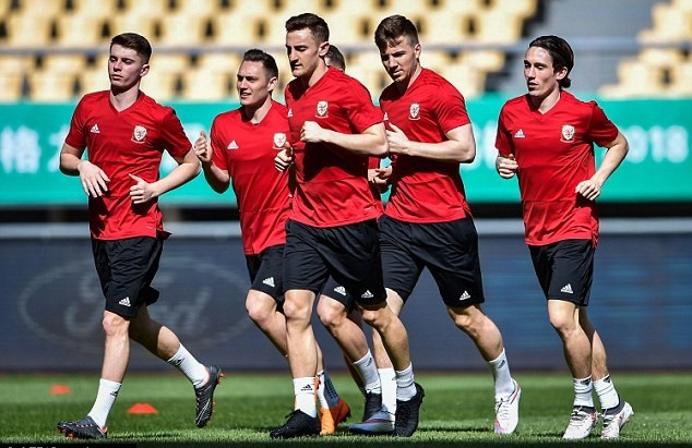 Giggs tập luyện xứ Wales - Bóng Đá