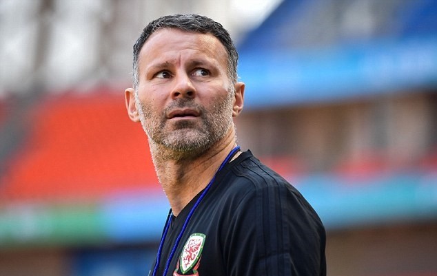 Giggs tập luyện xứ Wales - Bóng Đá
