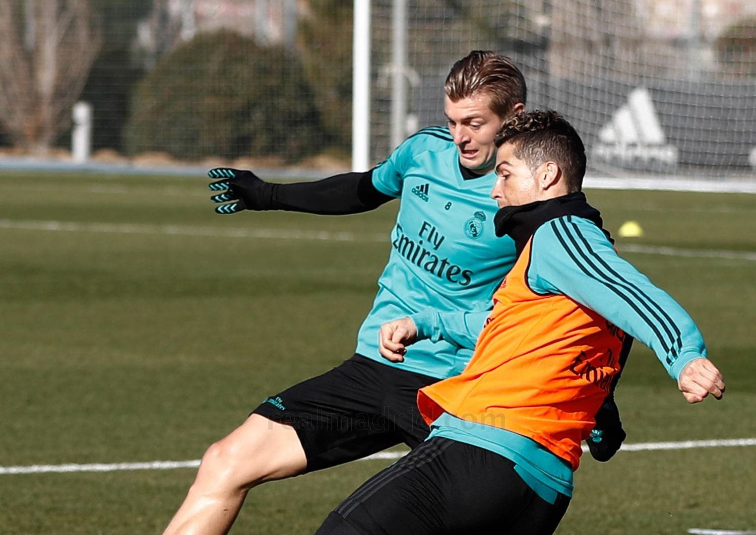 Lập cú đúp, Ronaldo hưng phấn trên sân tập Real Madrid - Bóng Đá