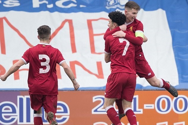 Gerrard cầm Liverpool đè bẹp M.U ở giải trẻ Champions League - Bóng Đá