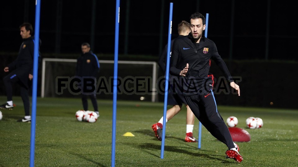 chùm ảnh Barcelona tập luyện - Bóng Đá