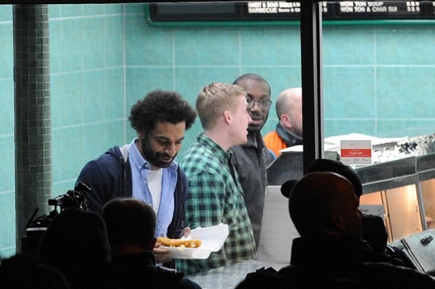 Mohamed Salah tận hưởng cuộc sống ở Liverpool - Bóng Đá