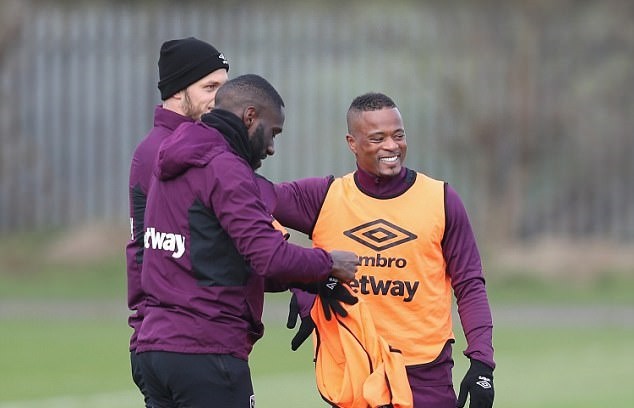 Lần đầu của Patrice Evra ở West Ham - Bóng Đá