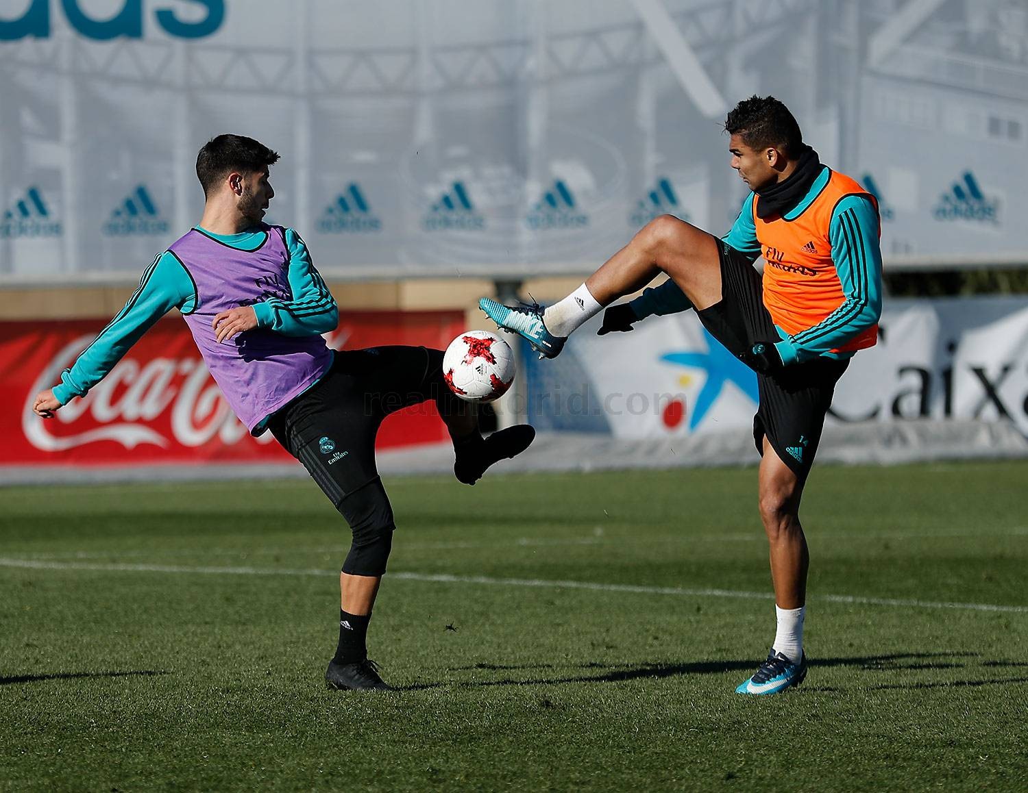 Trong cơn khủng hoảng, Real Madrid lao vào tập luyện cật lực - Bóng Đá