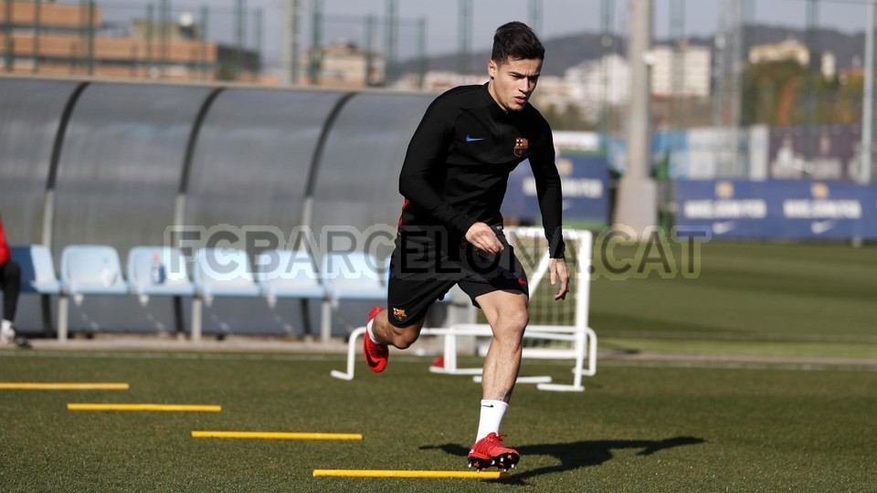 Coutinho lại lủi thủi tập một mình ở Barcelona - Bóng Đá