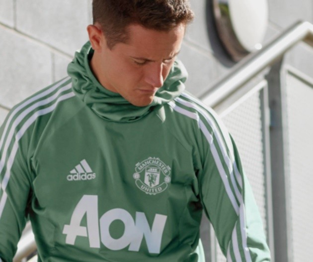 Man United tung áo đấu mới - Bóng Đá