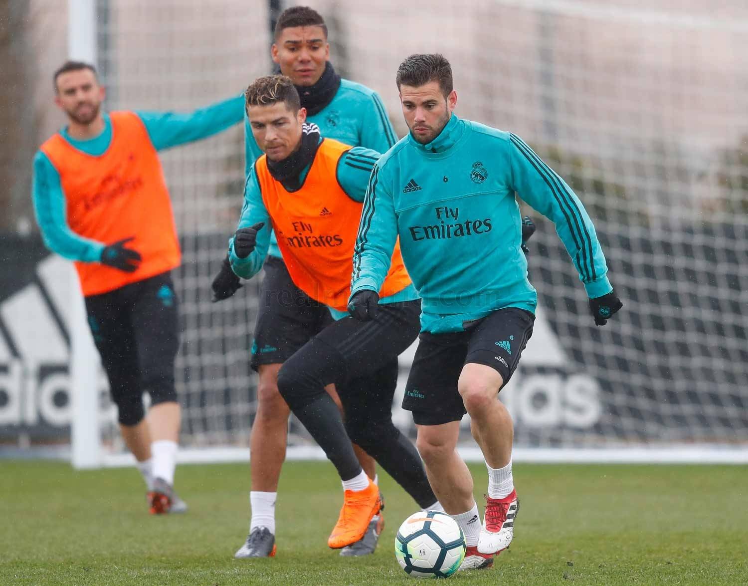 ẢNH TẬP REAL MADRID - Bóng Đá