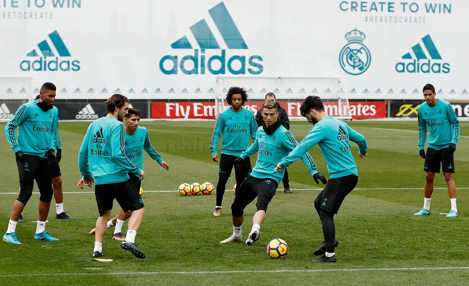 Ronaldo căng sức, quyết giúp Real bám đuổi Barca - Bóng Đá