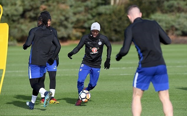 Chelsea hòa 4 trận liền, HLV Conte quát tháo ầm ĩ trên sân tập - Bóng Đá