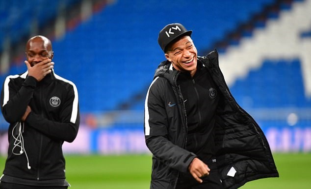 Ảnh PSG đi dạo Bernabeu - Bóng Đá