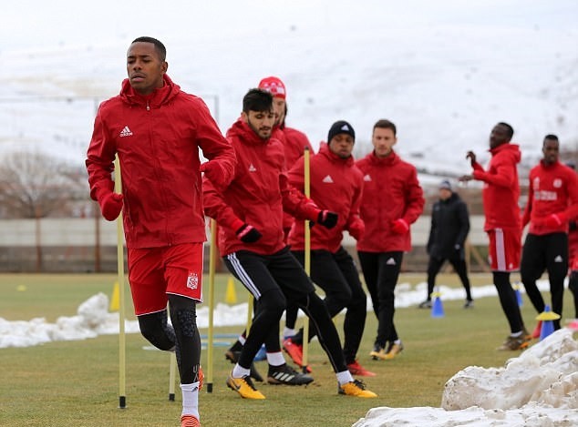 Robinho tập luyện - Bóng Đá
