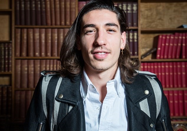 Hector Bellerin hóa quý tộc diễn thuyết tại Oxford - Bóng Đá