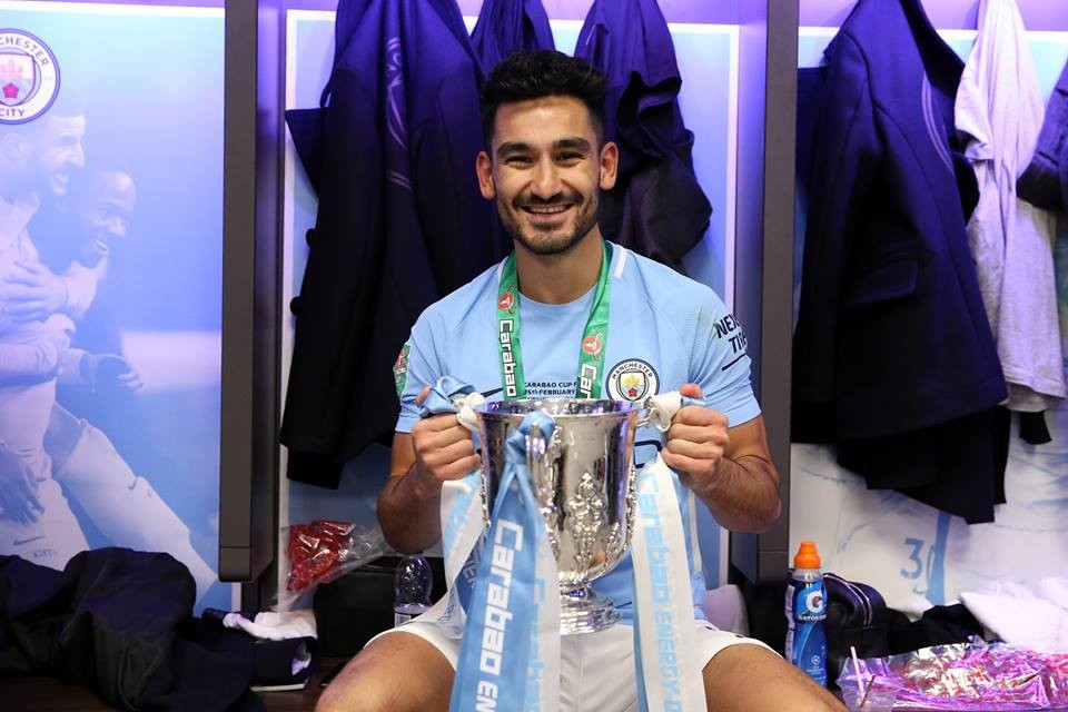 Vô địch League Cup, Man City ăn mừng cực nhiệt trong phòng thay đồ - Bóng Đá