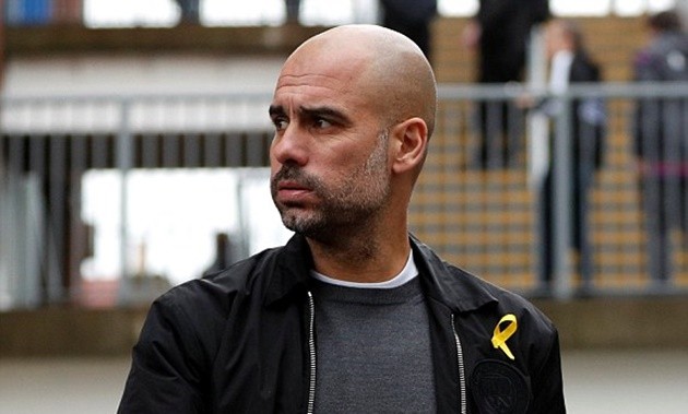 Pep Guardiola thở dài khi Man City chuẩn bị xung trận - Bóng Đá