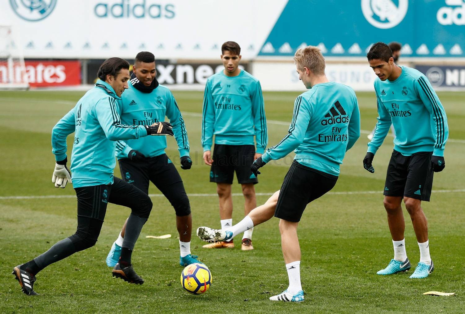 Ronaldo căng sức, quyết giúp Real bám đuổi Barca - Bóng Đá