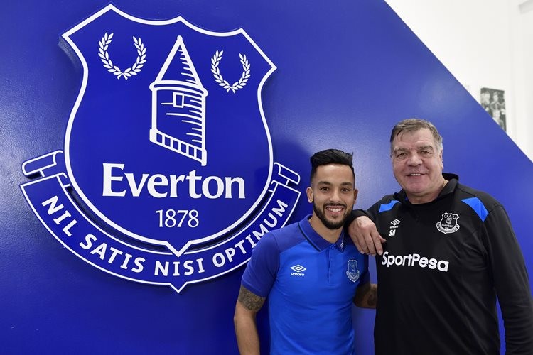 Theo Walcott rạng rỡ ra mắt Everton - Bóng Đá