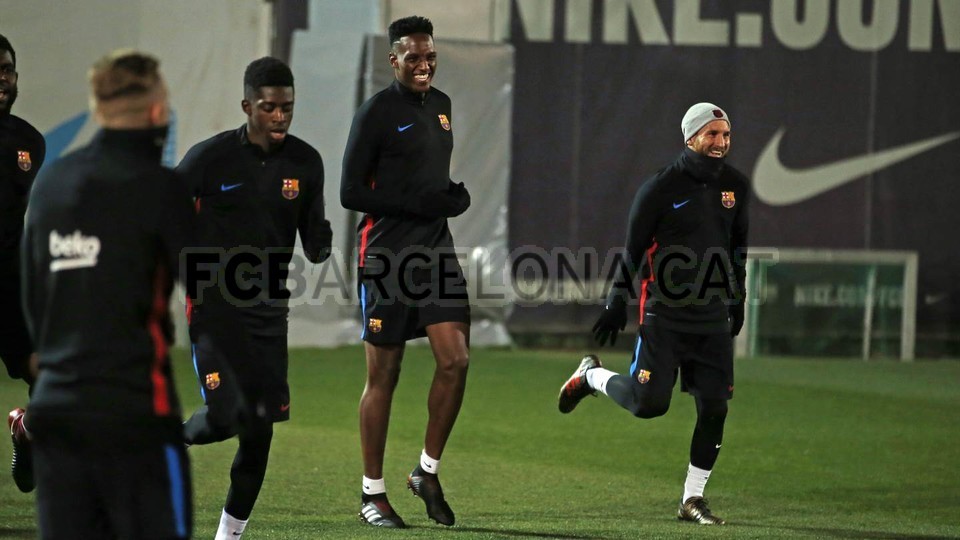 Yerry Mina phấn khích khi lần đầu được tập cạnh Messi, Suarez - Bóng Đá