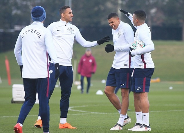 Man City tập luyện - Bóng Đá