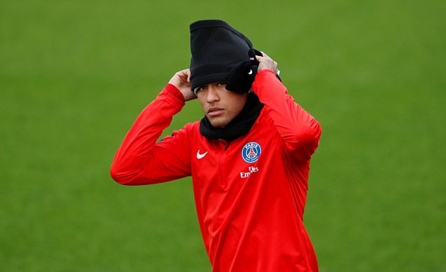 Neymar tỏ ra mệt nhoài sau kỳ nghỉ phá sức bên người đẹp - Bóng Đá