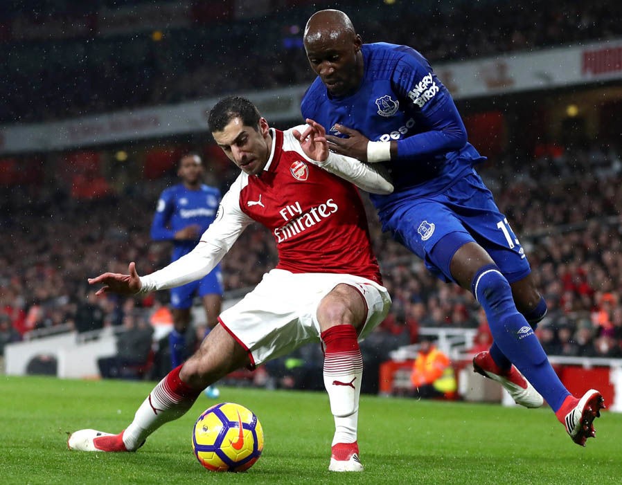 Góc HLV Phan Thanh Hùng: M.U giăng bẫy; Barca giã nát Chelsea - Bóng Đá