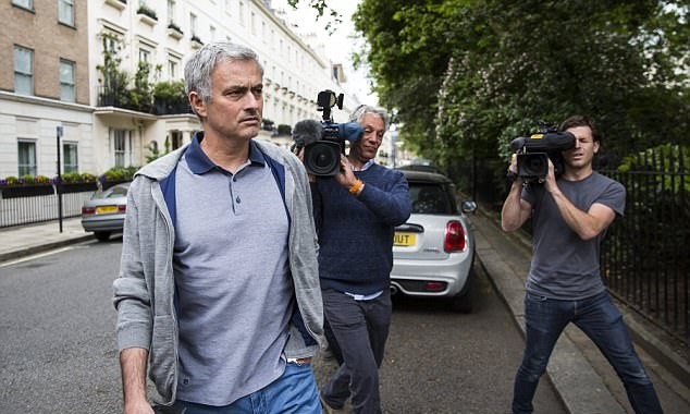 Chán Man Utd, Mourinho liên tục trở về London - Bóng Đá