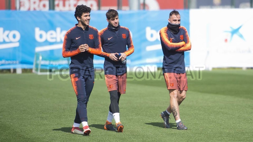 Hàng loạt trụ cột vắng mặt, sân tập Barcelona vẫn rộn ràng - Bóng Đá