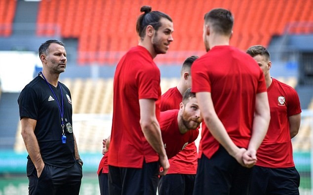 Giggs tập luyện xứ Wales - Bóng Đá