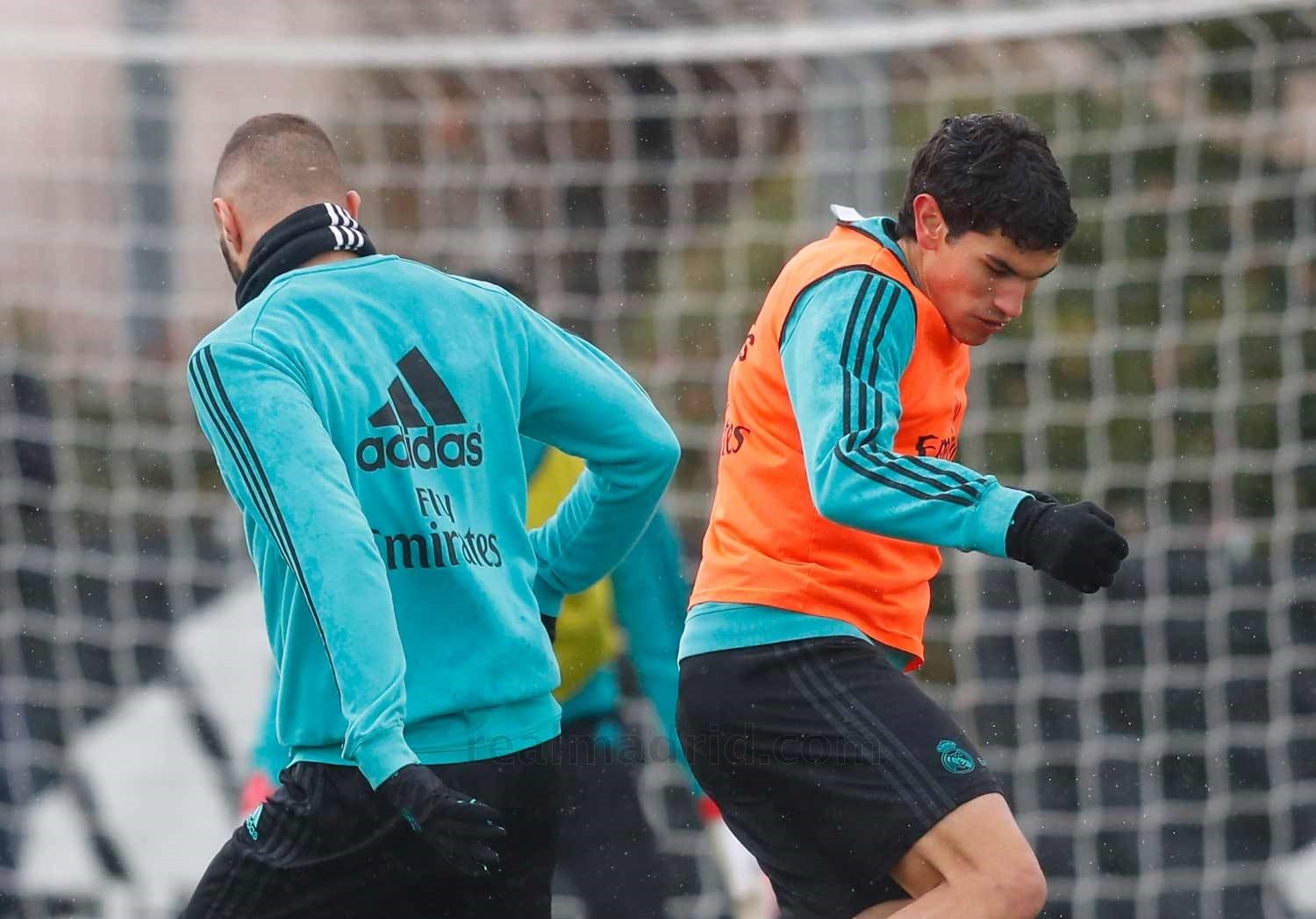 ẢNH TẬP REAL MADRID - Bóng Đá