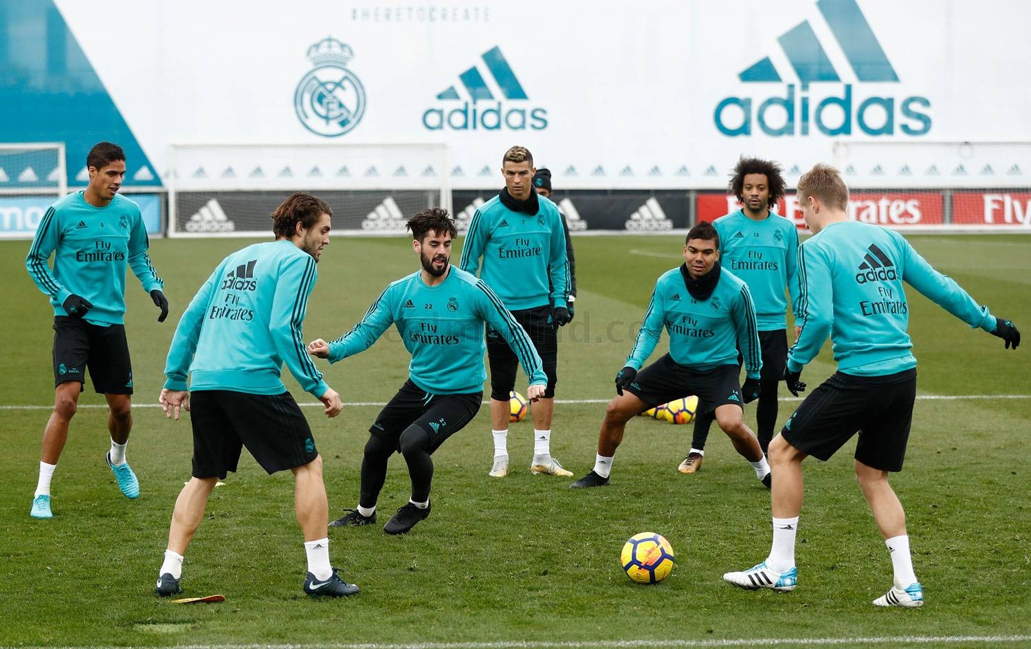 Ronaldo căng sức, quyết giúp Real bám đuổi Barca - Bóng Đá
