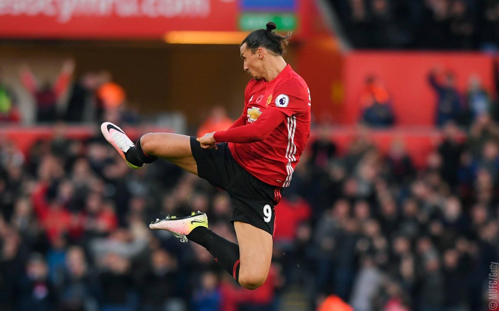 Zlatan Ibrahimovic & 10 khoảnh khắc đáng nhớ nhất ở Man Utd - Bóng Đá