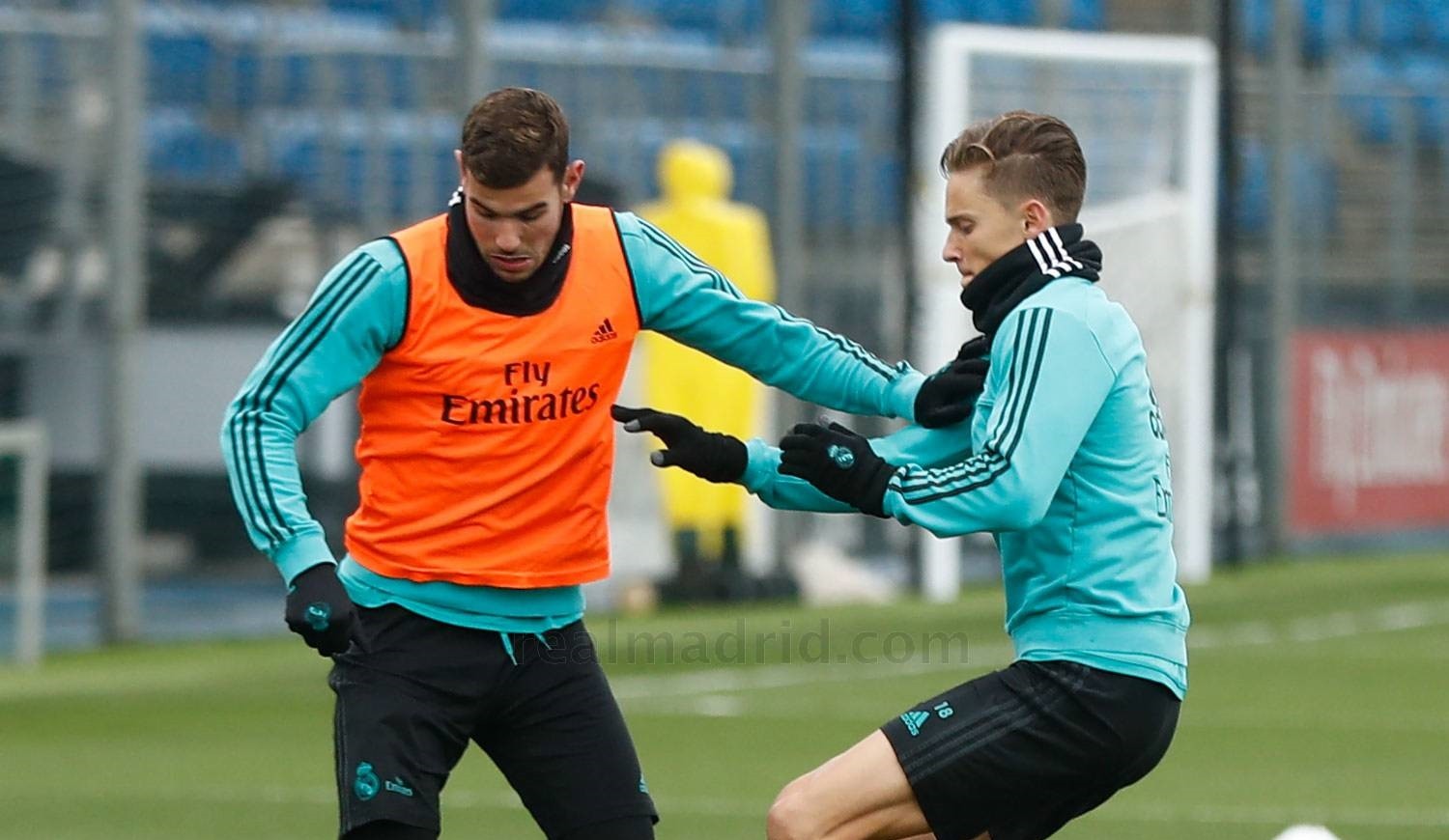 Real Madrid tập luyện - Bóng Đá