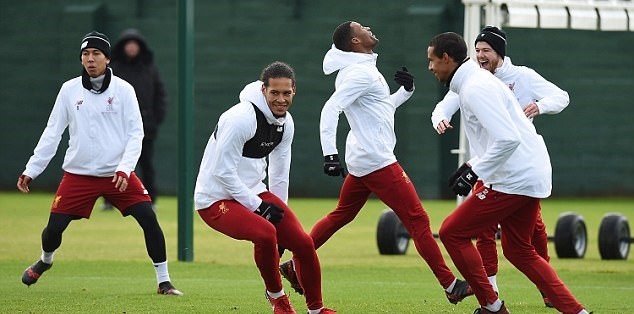Van Dijk trở lại, Liverpool sẵn sàng phả hơi nóng vào gáy M.U - Bóng Đá