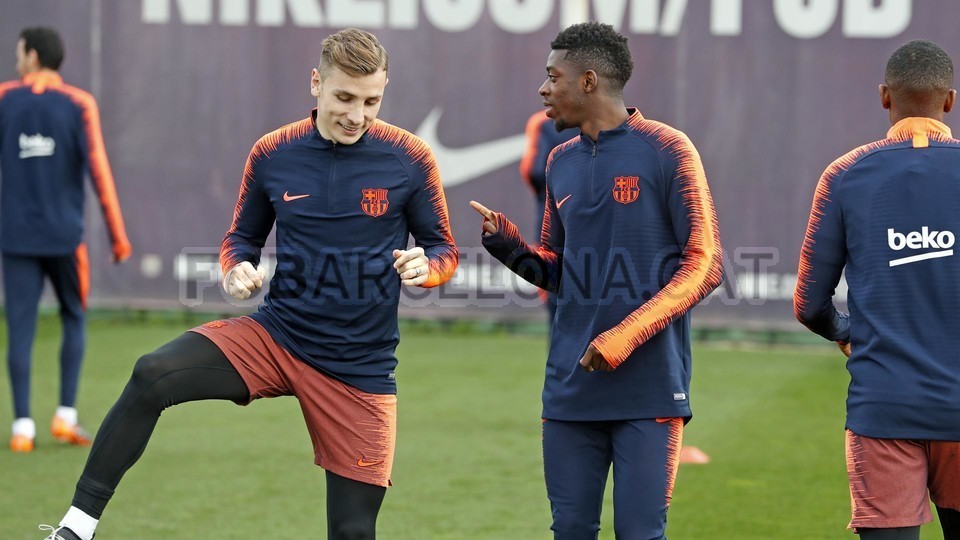 Barcelona tập luyện - Bóng Đá